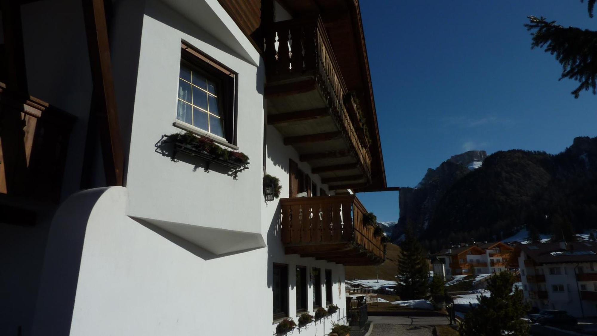 Hotel Garni Morene Selva di Val Gardena Esterno foto
