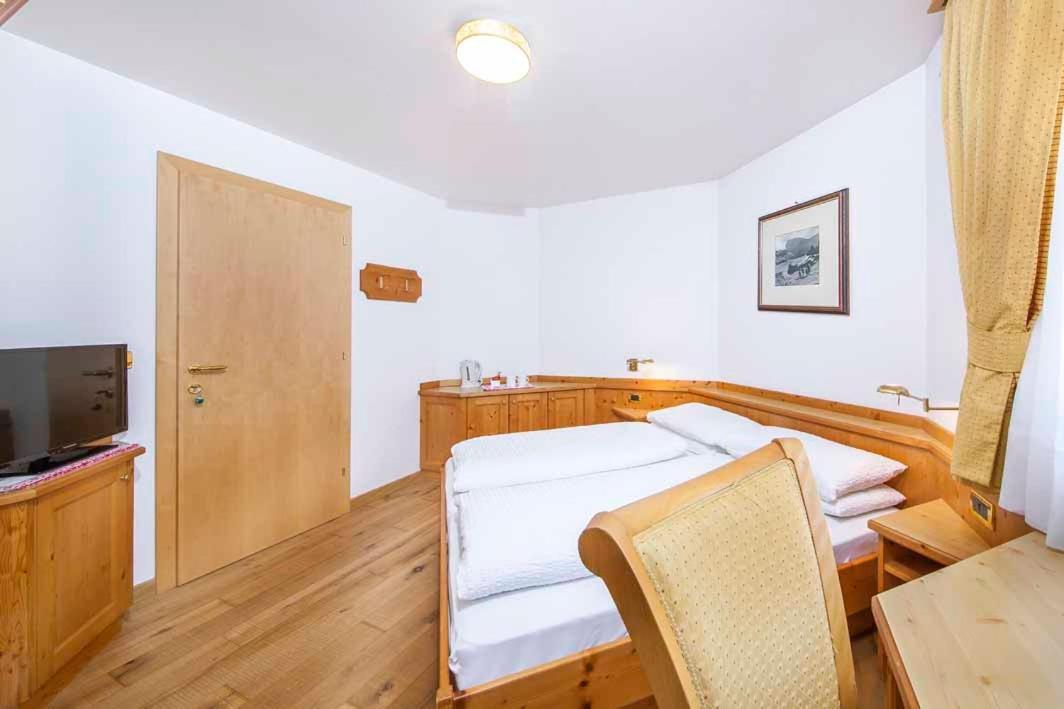 Hotel Garni Morene Selva di Val Gardena Esterno foto