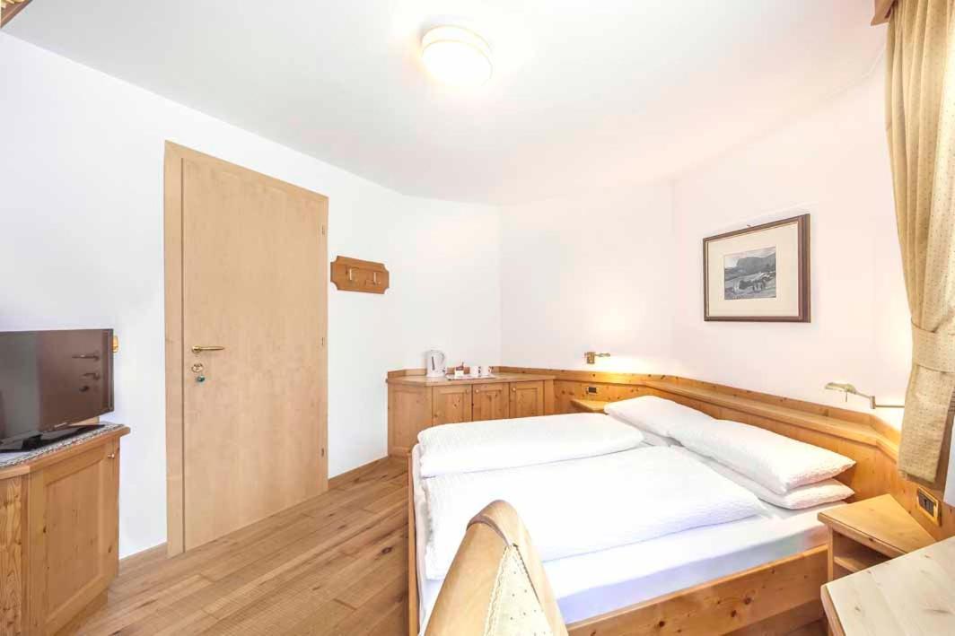 Hotel Garni Morene Selva di Val Gardena Esterno foto